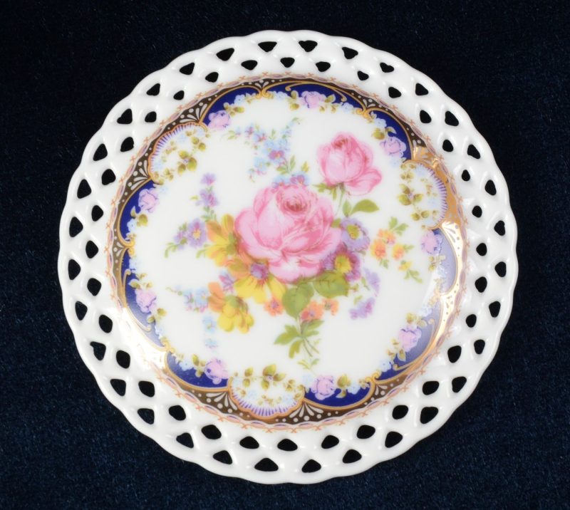 Śliczna mała szkatułka porcelana Portugalia-351